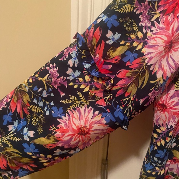 The Pioneer Woman Floral Blouse -Size L Blue Pink - Picture 4 of 5